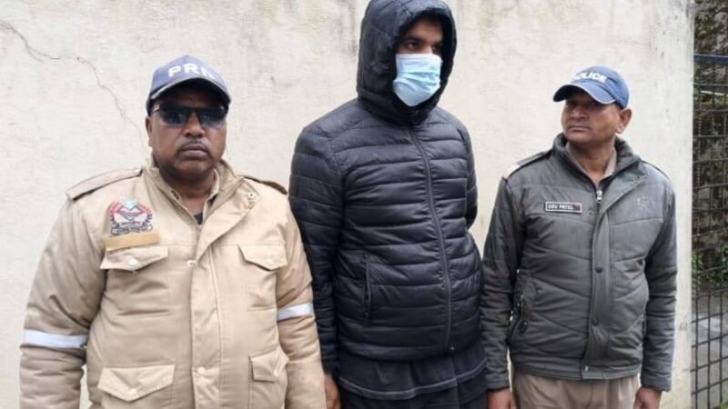 केदारनाथ में वीआईपी दर्शन के नाम पर ठगी करने वाला आरोपी गिरफ्तार, न्यायिक अभिरक्षा में भेजा गया जेल