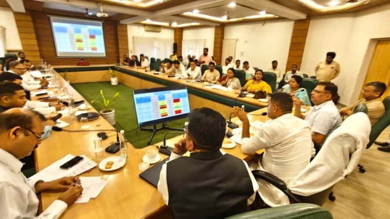 प्रदेश के निकायों को मिलेंगे 500 नए कूड़ा संग्रहण वाहन, विकास योजनाओं की मंत्री राम सिंह कैड़ा ने की समीक्षा