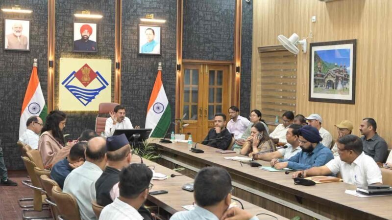 समाधान दिवस बना उम्मीद की किरण: चार गंभीर रूप से बीमार बच्चों का होगा निःशुल्क इलाज, भू-माफियाओं और बुजुर्ग उत्पीड़न के मामलों पर सख्त रुख