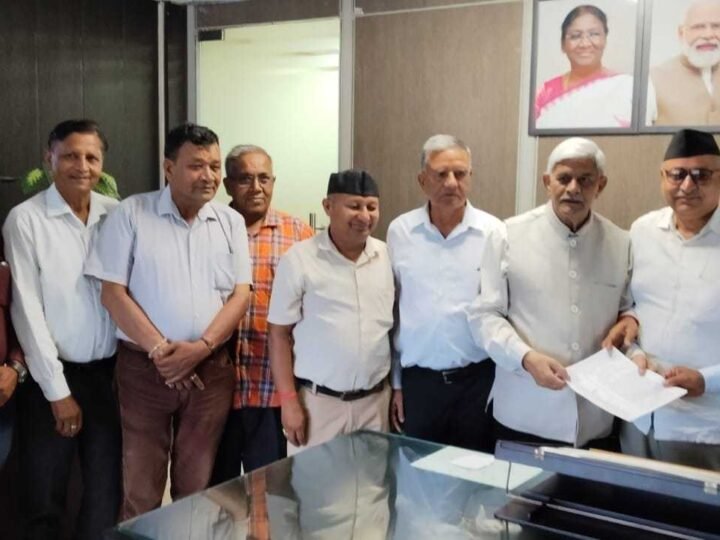 देहरादून में बढ़ते कंक्रीट के जंगल और ट्रैफिक जाम पर संयुक्त नागरिक संगठन ने उठाई चिंता, एमडीडीए को सौंपा सुझावों का ज्ञापन