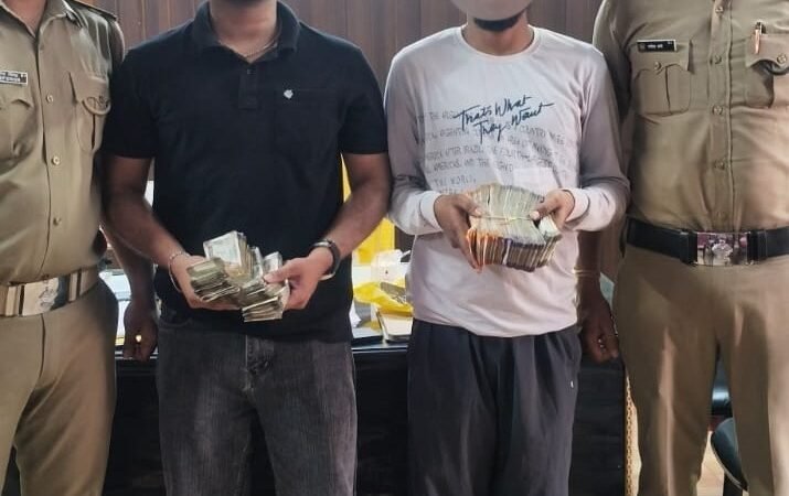 कोटद्वार पुलिस की मुस्तैदी से लौटी चार लाख रुपये की खोई रकम, फरियादियों के चेहरे पर आई मुस्कान