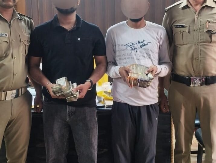 कोटद्वार पुलिस की मुस्तैदी से लौटी चार लाख रुपये की खोई रकम, फरियादियों के चेहरे पर आई मुस्कान