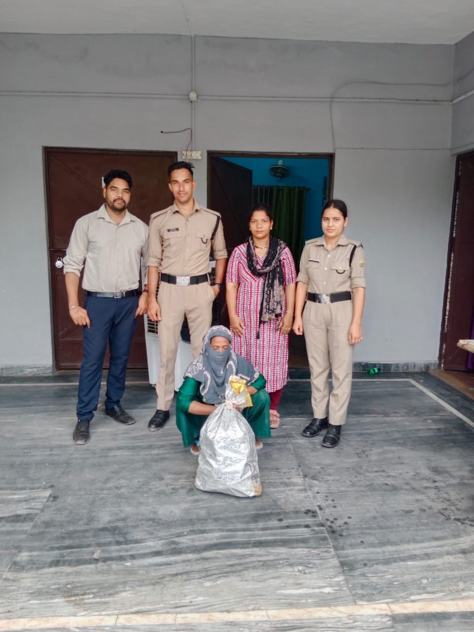 ऋषिकेश में अवैध शराब बिक्री पर आबकारी विभाग की कार्रवाई, महिला गिरफ्तार