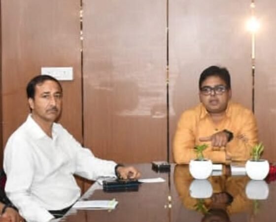 संयुक्त निदेशक सूचना ने किया जिला सूचना कार्यालय नैनीताल का निरीक्षण, मीडिया के साथ किया संवाद, सोशल मीडिया इन्फ्लुएंसर पॉलिसी शीघ्र होगी लागू
