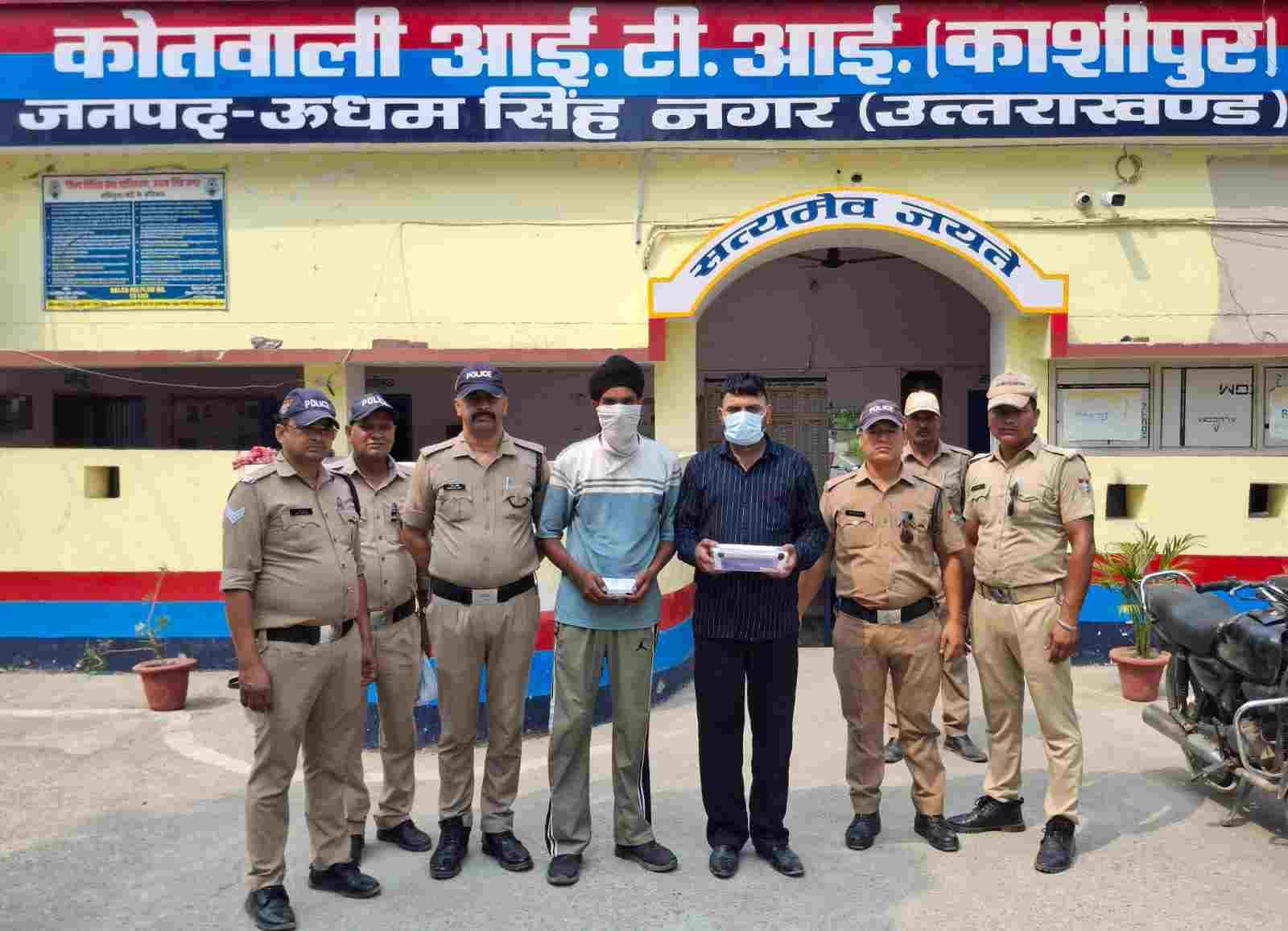 डम्पर चालकों को तमंचे के बल पर बनाते थे निशाना, पुलिस ने अवैध हथियार, नकदी और आई-20 कार बरामद की