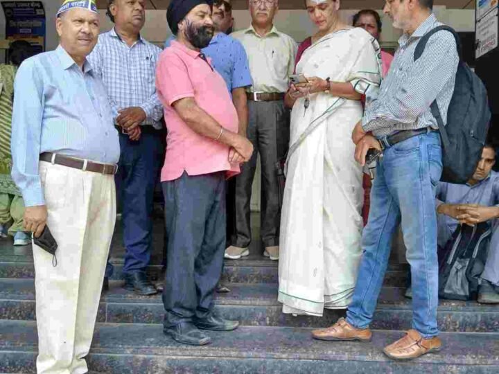 दून अस्पताल की बदहाल व्यवस्था पर AAP का हमला, स्वास्थ्य सुविधाओं को लेकर सरकार को घेरा