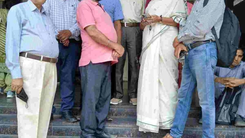 दून अस्पताल की बदहाल व्यवस्था पर AAP का हमला, स्वास्थ्य सुविधाओं को लेकर सरकार को घेरा