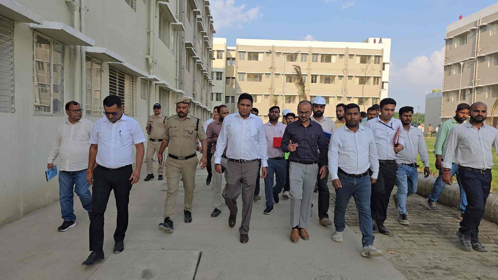 धामी सरकार की बड़ी सौगात: मात्र 3 लाख में मिलेगा आधुनिक फ्लैट, रुद्रपुर की 1872 आवासीय इकाइयों की परियोजना तैयार