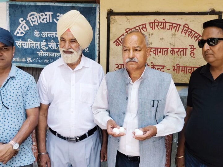 आंगनबाड़ी केंद्रों में गर्भवती महिलाओं और बच्चों को सड़े-गले अंडे देने का आरोप, जन संघर्ष मोर्चा ने मंत्री रेखा आर्य को घेरा