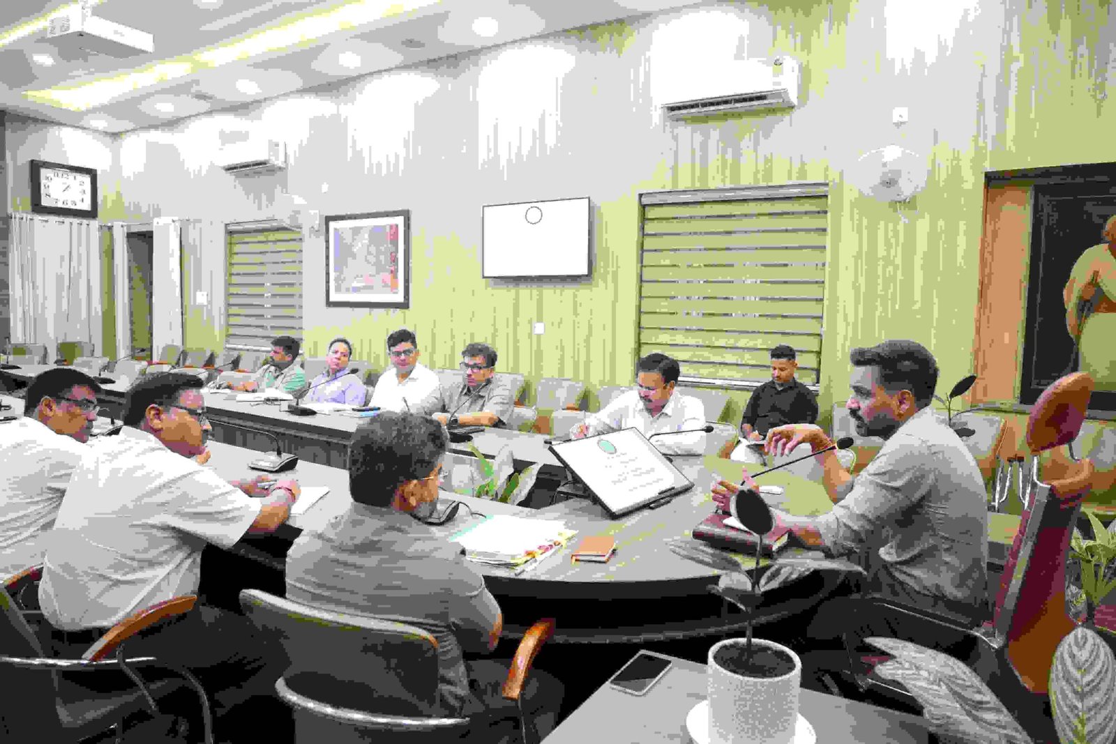 रिस्पना नदी पुनर्जीवन अभियान को नई रफ्तार, डीएम ने गठित कराई टास्कफोर्स; 7 दिन में मांगा विस्तृत एक्शन प्लान