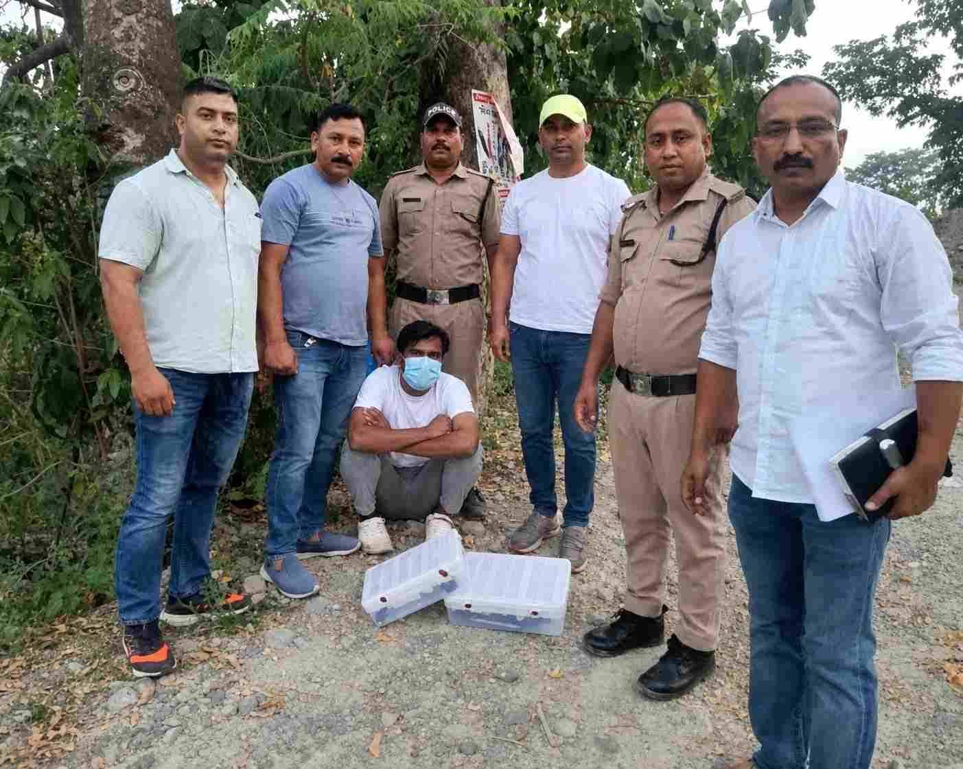 SOG और चोरगलिया पुलिस ने हथियारों का जखीरा पकड़ा, अंतरजनपदीय तस्कर गिरफ्तार