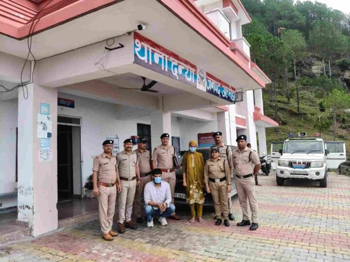 अल्मोड़ा पुलिस का बड़ा खुलासा: पिता की हत्या के आरोप में बेटी-दामाद गिरफ्तार, जम्मू-कश्मीर से दबोचे गए आरोपी