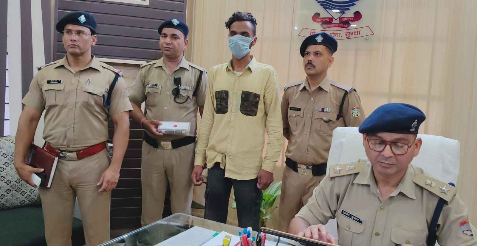 उत्तराखंड के सभी थानों को बम से उड़ाने की धमकी देने वाला आरोपी गिरफ्तार, दून पुलिस ने 24×7 साइबर जांच से साजिश की नाकाम