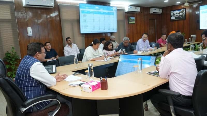 15 अगस्त तक 13,576 आवासों का आवंटन सुनिश्चित करने के निर्देश, साप्ताहिक समीक्षा और निगरानी पर दिया जोर