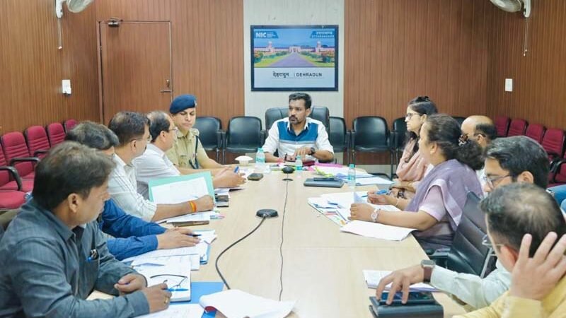 देहरादून में नशे के खिलाफ सर्जिकल स्ट्राइक की तैयारी, जीआईएस से चिन्हित होंगे हॉटस्पॉट: डीएम