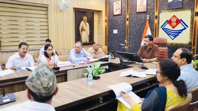 कोरोनेशन अस्पताल की घटती आय पर डीएम सख्त, वित्तीय जांच और स्वास्थ्य सुविधाओं के विस्तार के दिए निर्देश