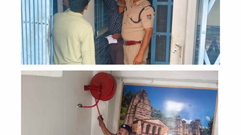 अल्मोड़ा में होटल और संस्थानों का फायर सेफ्टी ऑडिट, कर्मचारियों को अग्नि सुरक्षा का दिया प्रशिक्षण