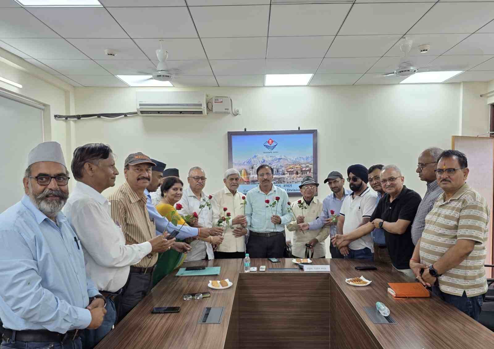 एमडीडीए मास्टर प्लान-2041 हिंदी में प्रकाशित करने की मांग, संयुक्त नागरिक संगठन ने गढ़वाल मंडल आयुक्त को सौंपे सुझाव