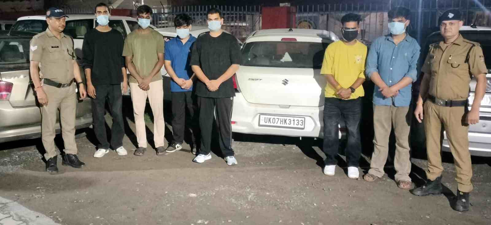 राजपुर रोड पर हुड़दंग पड़ा भारी, वायरल वीडियो के आधार पर दून पुलिस ने 6 युवकों पर की कार्रवाई