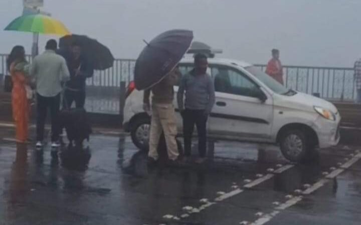 घने कोहरे और मूसलाधार बारिश से नैनीताल बेहाल, जनजीवन प्रभावित, स्कूलों में अवकाश
