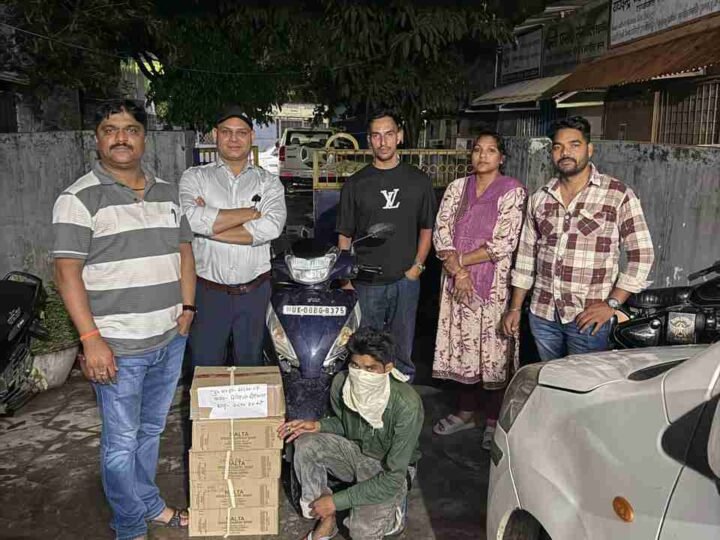ऋषिकेश में आबकारी विभाग की कार्रवाई, कार से 5 पेटी अवैध देशी शराब बरामद, तस्कर गिरफ्तार