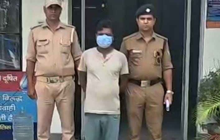 नेहरू कॉलोनी में नकबजनी का खुलासा, शातिर चोर गिरफ्तार; चोरी की नकदी और मूर्ति बरामद
