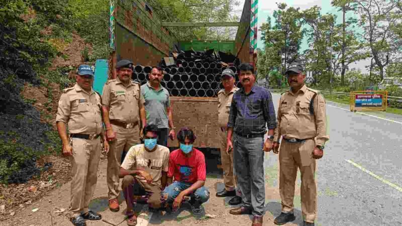 : ऑपरेशन प्रहार: टिहरी पुलिस ने 24 घंटे में 8 लाख के चोरी गए पाइप बरामद किए, दो शातिर चोर गिरफ्तार