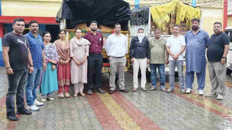 बाजपुर में नकली दवाइयों के बड़े सिंडिकेट का भंडाफोड़, एसटीएफ की छापेमारी में लाखों टैबलेट, हजारों सिरप और अवैध शराब बरामद