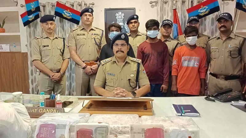 बाजपुर में 34 लाख की ज्वेलरी चोरी का खुलासा, 3 शातिर चोर गिरफ्तार; चोरी का पूरा माल बरामद