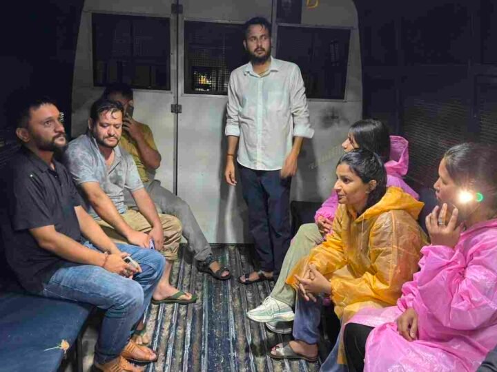 नर्सिंग भर्ती परीक्षा रद्द करने की मांग लेकर मुख्यमंत्री आवास पहुंचे अभ्यर्थी, पुलिस ने रोका