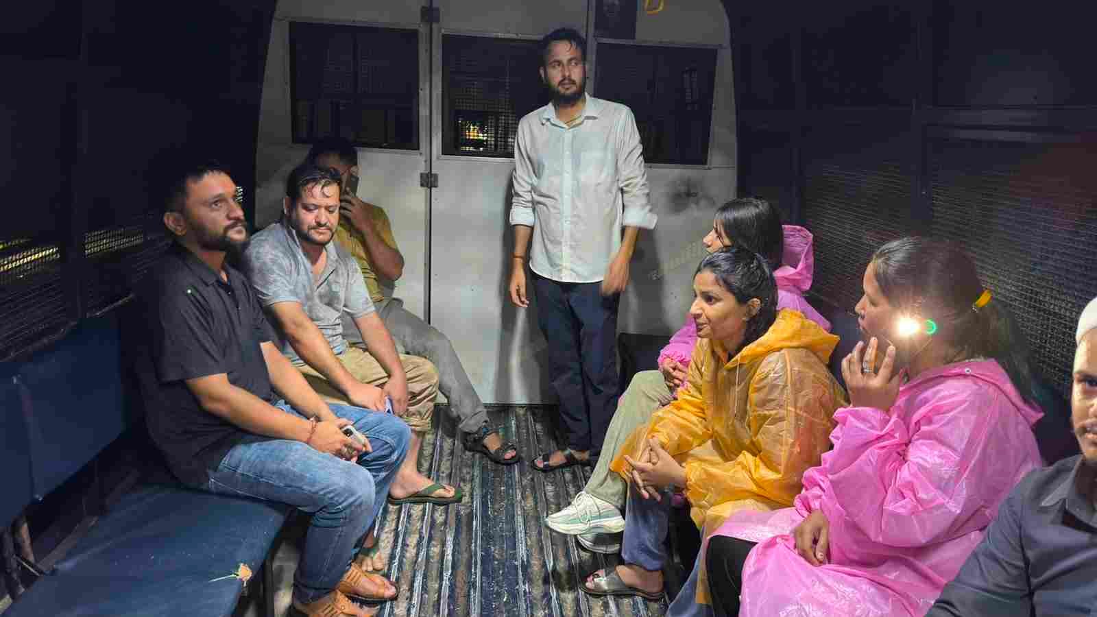 नर्सिंग भर्ती परीक्षा रद्द करने की मांग लेकर मुख्यमंत्री आवास पहुंचे अभ्यर्थी, पुलिस ने रोका