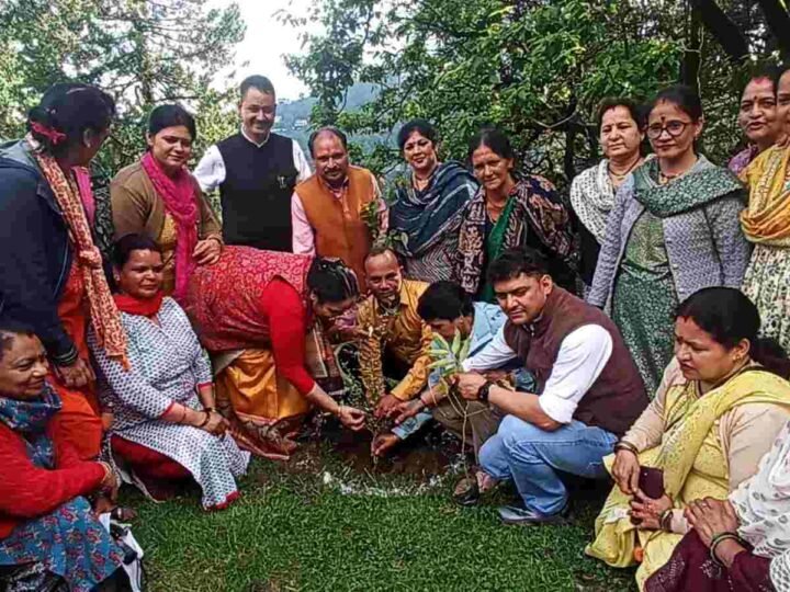 महिला समूह प्रेरणा संगठन के पौधरोपण अभियान में विधायक सरिता आर्या शामिल, पर्यावरण संरक्षण का दिया संदेश