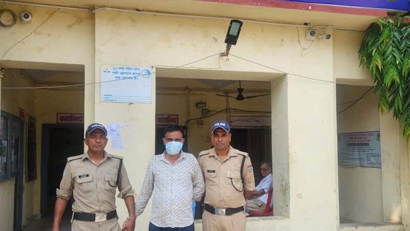 कनखल पुलिस के हत्थे चढ़ा शातिर ठग, मालिश के बहाने बुजुर्गों के सोने के कंगन उड़ाता था
