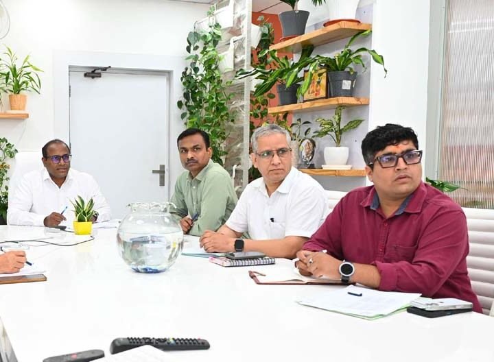 SIR अभियान की समीक्षा: मतदाताओं की सुविधा के लिए विशेष कैंप और पुख्ता व्यवस्थाओं के निर्देश