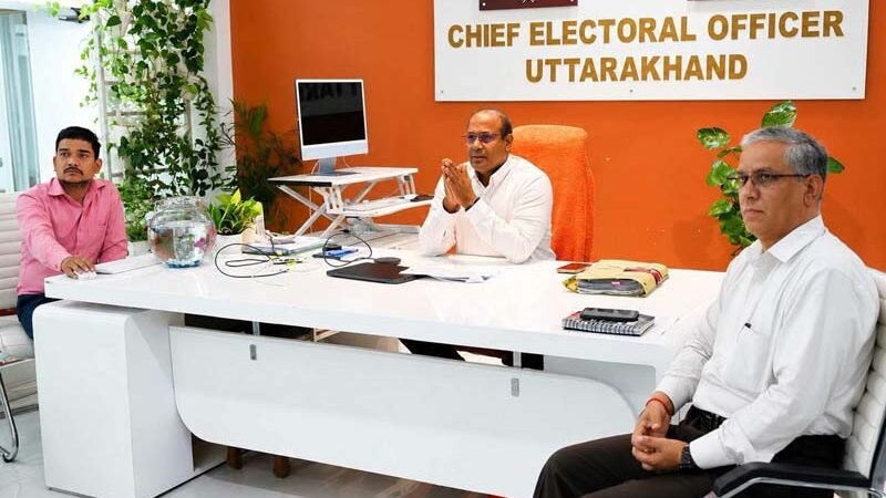मतदाता सूची पुनरीक्षण में लापरवाही नहीं होगी बर्दाश्त, मुख्य निर्वाचन अधिकारी ने दिए सख्त निर्देश