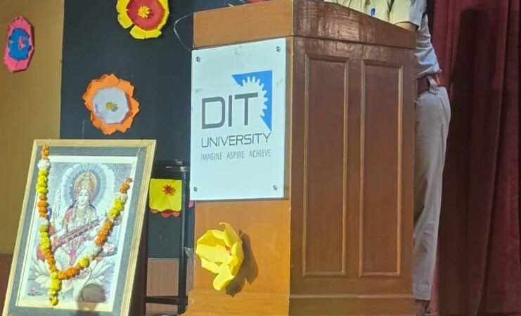 डीआईटी विश्वविद्यालय में यातायात पुलिस की जागरूकता कार्यशाला, 500 छात्र-छात्राओं को सड़क सुरक्षा और गुड सेमेरिटन कानून की दी जानकारी