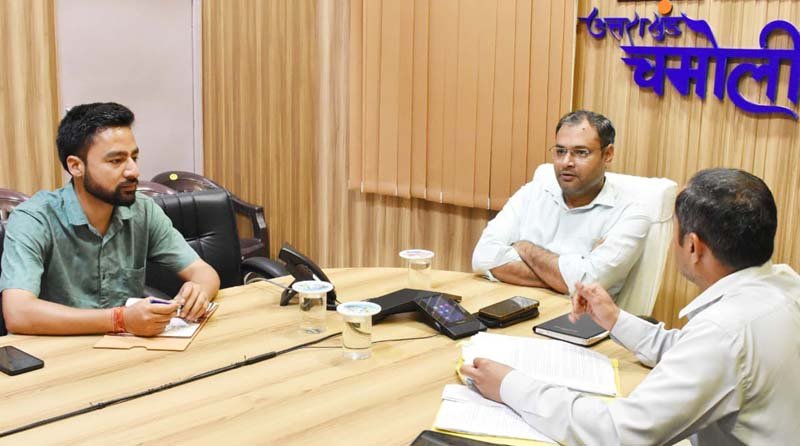 देवग्राम के 27 परिवारों के विस्थापन प्रस्ताव को शासन भेजने पर बनी सहमति