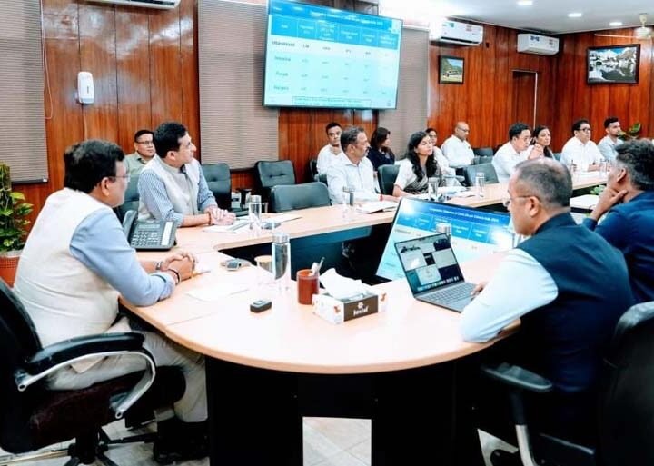मुख्य सचिव ने की पुलिस विभाग के कार्यों की समीक्षा, साइबर पुलिसिंग और डिजिटल इन्वेस्टीगेशन मजबूत करने के निर्देश