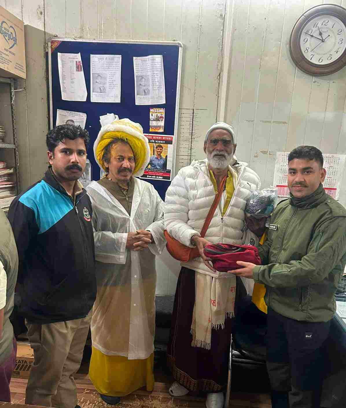 सोनप्रयाग पुलिस ने लौटाई श्रद्धालु की मुस्कान, ₹95 हजार नकदी से भरा बैग कुछ घंटों में किया बरामद