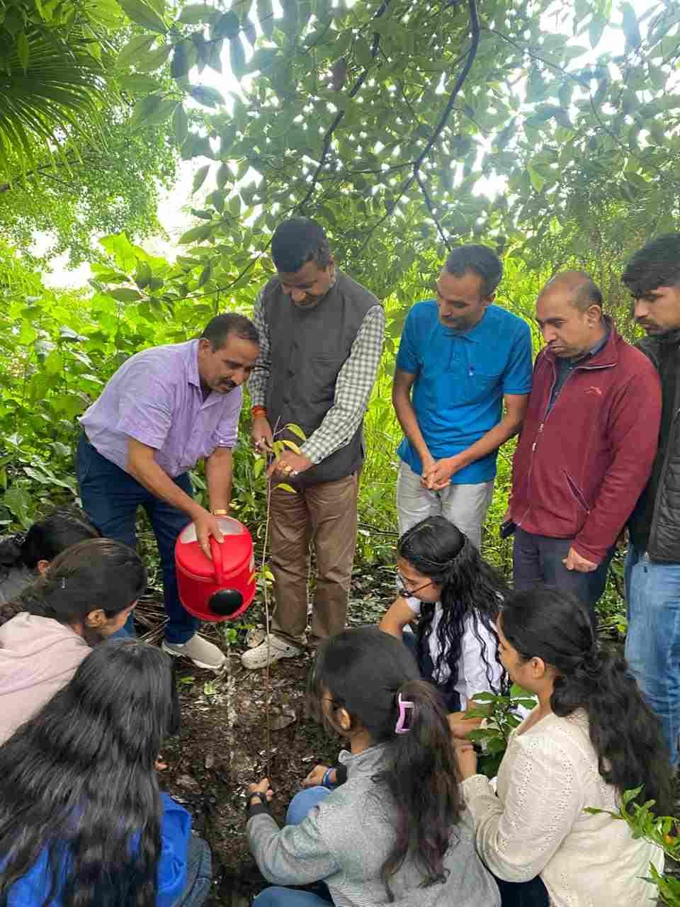 पौधारोपण सबसे बड़ा धर्म, देवदार का पौधा दृढ़ निश्चय का प्रतीक: प्रो. ललित तिवारी