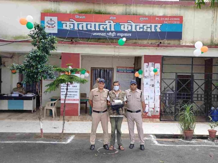 2.046 किलो चरस के साथ हिस्ट्रीशीटर गिरफ्तार, तस्करी में प्रयुक्त कार सीज