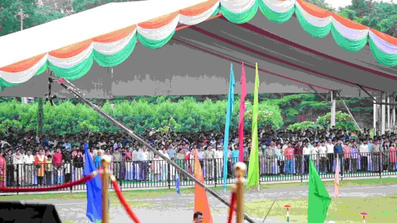 अपर बद्रीश कॉलोनी में हर्षोल्लास से मनाया गया स्वतंत्रता दिवस, पूर्व सैनिकों का हुआ सम्मान