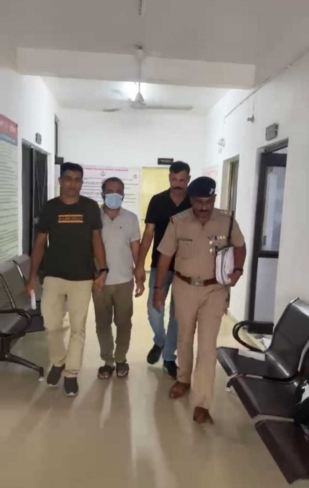 एसटीएफ की साइबर टीम ने ₹3.20 करोड़ की साइबर ठगी में वांछित अभियुक्त को कोलकाता से किया गिरफ्तार