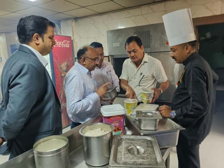हरिद्वार में खाद्य सुरक्षा विभाग की बड़ी कार्रवाई, होटलों-रेस्टोरेंटों में छापेमारी; 6 खाद्य नमूने जांच के लिए भेजे