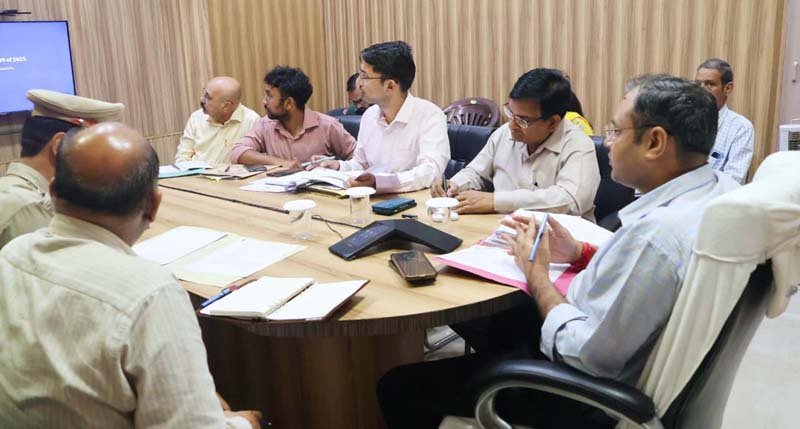 राष्ट्रीय राजमार्गों से अतिक्रमण हटाने के लिए विशेष अभियान चलेगा, सड़क सुरक्षा उपायों में तेजी लाने के निर्देश:गौरव कुमार