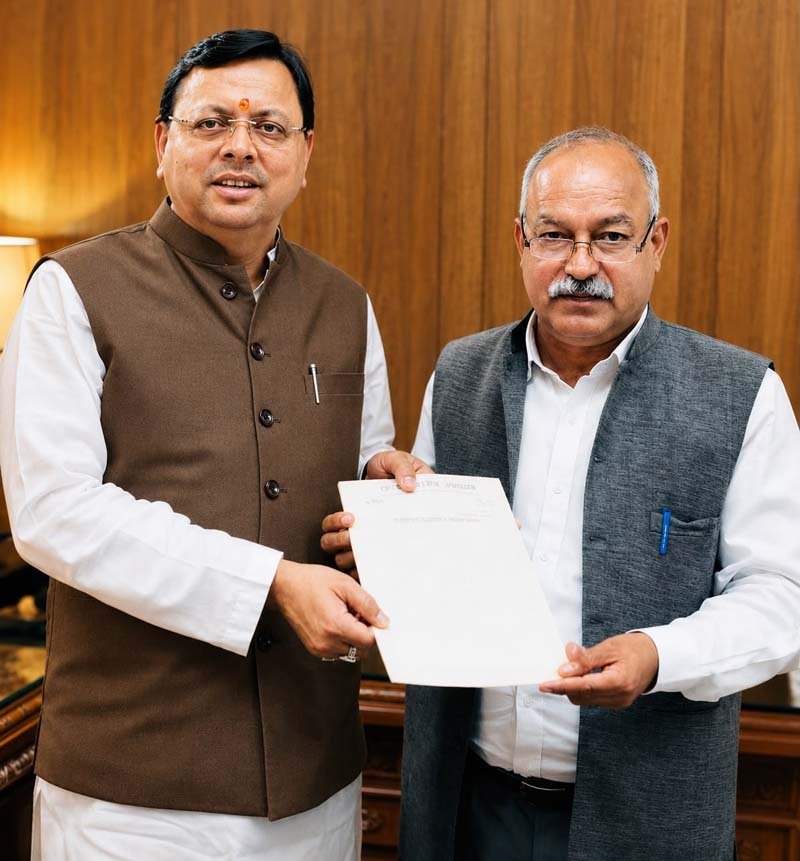 व्यावसायिक प्रशिक्षकों और आउटसोर्सिंग कर्मियों के हक की मांग, मुख्यमंत्री से मिले रघुनाथ सिंह नेगी