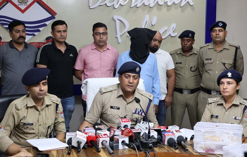 एम्स ऋषिकेश में ₹50 लाख की चोरी का खुलासा, आंध्र प्रदेश का अंतर्राज्यीय शातिर चोर गिरफ्तार