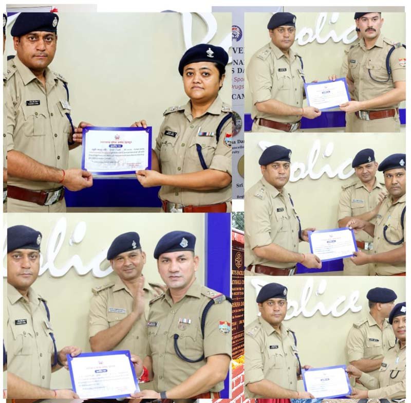 उत्कृष्ट कार्य करने वाले 43 पुलिस अधिकारी-कर्मचारियों को एसएसपी दून ने किया सम्मानित
