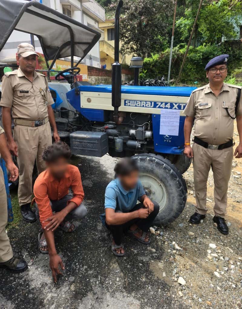 रुद्रप्रयाग पुलिस ने 2 शातिर चोरों को दबोचा, चोरी हुआ ट्रैक्टर देहरादून से बरामद