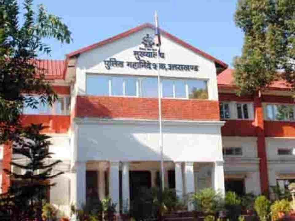 01 एएसपी समेत 14 पुलिस उपाधिकारियों को मिली नई तैनाती, विभिन्न जनपदों और इकाइयों में भेजे गए अधिकारी